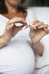 Pregnant woman battling nicotine addiction