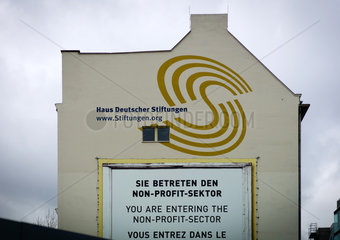 Berlin  Deutschland  Haus Deutscher Stiftungen von der Seite