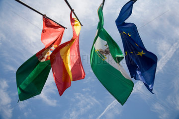 Granada  Spanien  Flaggen der Europaeischen Union  Spanien  Andalusien und Granada