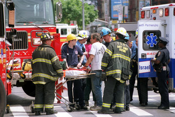 New York  USA  Feuerwehr  Rettungskraefte und Polizei im Einsatz in Manhattan