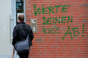 Berlin  Deutschland  Graffiti: Werte deinen Kiez ab!