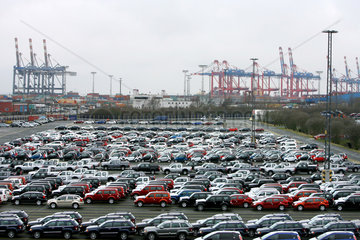 Bremerhaven  Deutschland  Neuwagen stehen auf dem Autoterminal der BLG in Bremerhaven