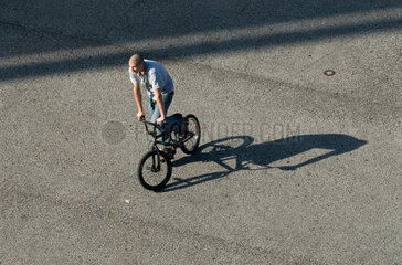 Basel  Fahrradfahrer