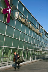 Warschau  Polen  Haupteingang des Warsaw Chopin Airport