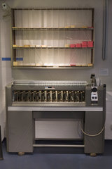 Kiel  Deutschland  Lochkarten-Sortiermaschine im Computermuseum der Fachhochschule Kiel