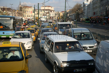 Istanbul  Tuerkei  Verkehrsstau beim Grossen Basar