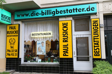Berlin  Deutschland  Beerdigungsinstitut mit Discountpreisen