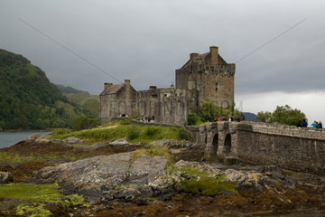 Dornie  Grossbritannien  das Eilean Donan Castle am Loch Duich