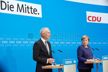 Berlin  Deutschland - Angela Merkel und Klaus Schueler bei einer Pressekonferenz.