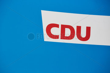 Berlin  Deutschland - Logo der CDU auf blauem Grund.