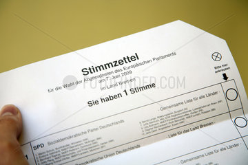 Berlin  Deutschland  Stimmzettel fuer die Europawahl