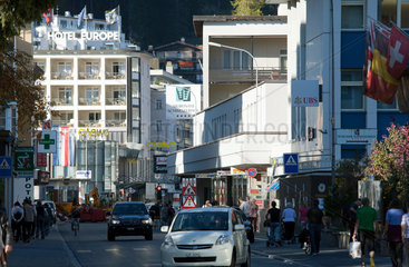 Davos  Schweiz  Blick in die Promenade