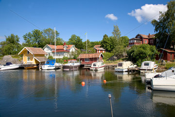 Vaxholm  Schweden  Haeuser am Wasser