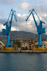 Palermo  Italien  Kraene im Hafen von Palermo
