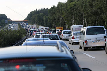 Niemegk  Deutschland  Stau auf der Autobahn A9