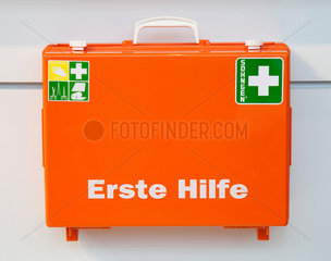 Duesseldorf  Deutschland  Erste Hilfe Koffer