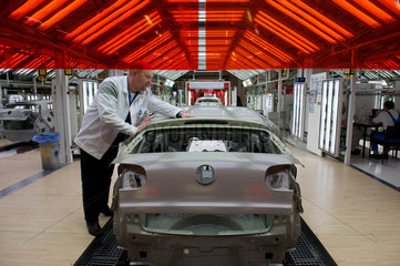 Wolfsburg  Deutschland  die Produktion des VW-Golf in der Volkswagen AG