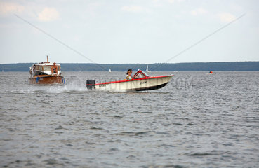 Plau am See  Deutschland  Motorboot  Sportboot auf dem Plauer See
