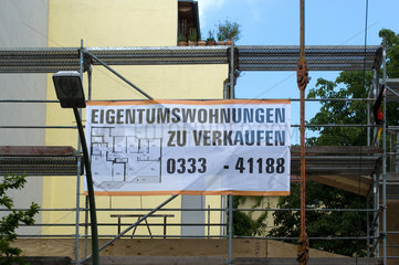 Berlin  Deutschland  Bauluecke in der Stargarder Strasse wird bebaut
