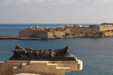 Valletta  Republik Malta  Denkmal des unbekannten Soldaten am Siege Bell Memorial