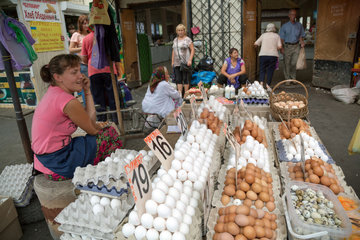 Odessa  Ukraine  Verkaufsstand mit Eiern auf einem Markt