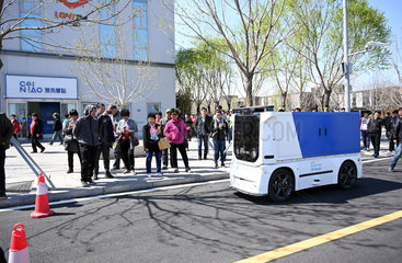 CHINA-XIONGAN NEW AREA-UNMANNED EXPRESS DELIVERY VEHICLE (CN)