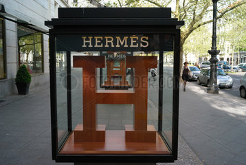 Berlin  Deutschland  Schaukasten von Hermes