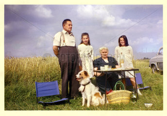Familienausflug mit Oma  Frankreich  1959