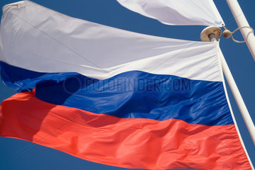 Frankreich  wehende Nationalflagge Russlands