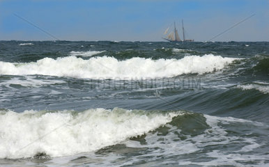 Ruegen  Ostsee mit Segelschiff