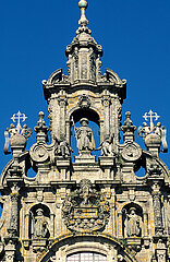 SPAIN. GALICIA. SANTIAGO DE COMPOSTELA  THE CATHEDRAL WITH THE STATUE OF SAINT JACQUES. ST JAMES WAY.  THE CAMINO FRANCES