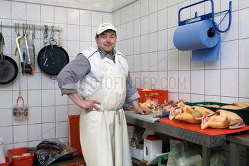 Marwitz  Deutschland  Portraet eines Metzgers