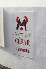 Tahiche  Spanien  Hinweisschild an der Fundacion Cesar Manrique