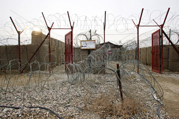 Mazar-e Sharif  Afghanistan  Eingangsbereich des Camps Marmal
