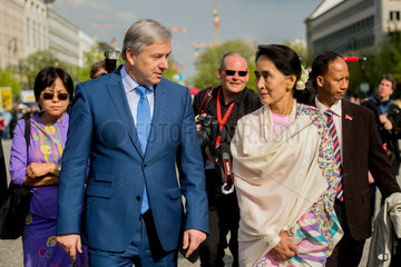 Berlin  Deutschland  Aung San Suu Kyi  NLD  und Klaus Wowereit  SPD