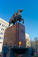 Kattowitz  Polen  Feierlichkeiten zum Unabhaengigkeitstag vor dem Denkmal von Marschall Jozef Pilsudski