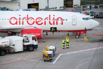 Berlin  Deutschland  Flughafen Tegel mit Air-Berlin-Maschine