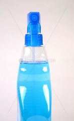 Detailaufnahme einer Putzmittelflasche