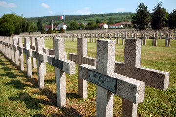 Verdun  Frankreich  Nationaler Friedhof von Verdun mit 5000 gefallenen Soldaten