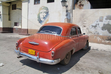 Havanna  Kuba  privates Taxi steht in Althavanna