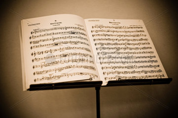 Berlin  Deutschland  Noten fuer Violine von Giovanni Battista Pergolesi