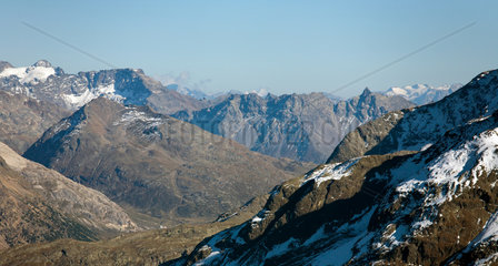 St. Moritz  Schweiz  Blick vom Gipfel des Piz Nair (3057m) in die Engadiner Alpen