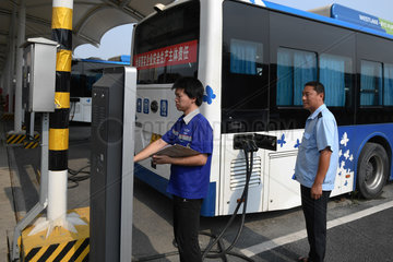 CHINA-ZHEJIANG-HANGZHOU-ELECTRIC BUS (CN)