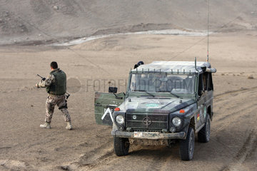 Mazar-e Sharif  Afghanistan  Bundeswehr ISAF auf Patrouillenfahrt