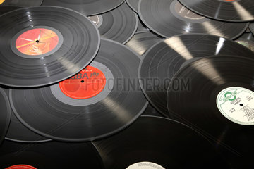 Berlin  Deutschland  ein Haufen alter Schallplatten