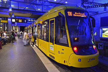 Deutschland  Nordrhein-Westfalen - Oeffentlicher Personennahverkehr in Essen