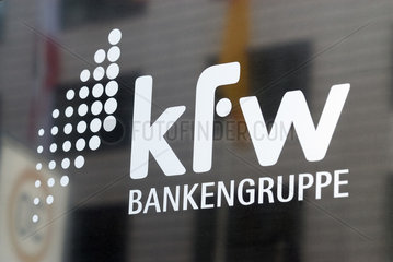 Berlin  Deutschland  Schild der KfW Bankengruppe