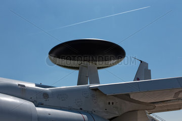 Schoenefeld  Deutschland  Radom einer NATO-AWACS Boeing auf der ILA 2014