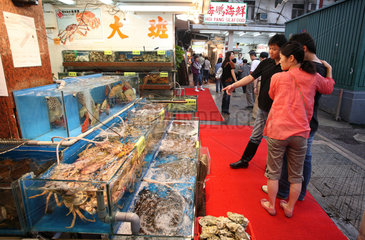 Hong Kong  China  Verkauf von Meeresfruechten auf einem Markt