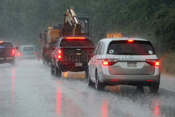 Charlotte  USA  Kraftfahrzeuge bei Regen auf der Autobahn